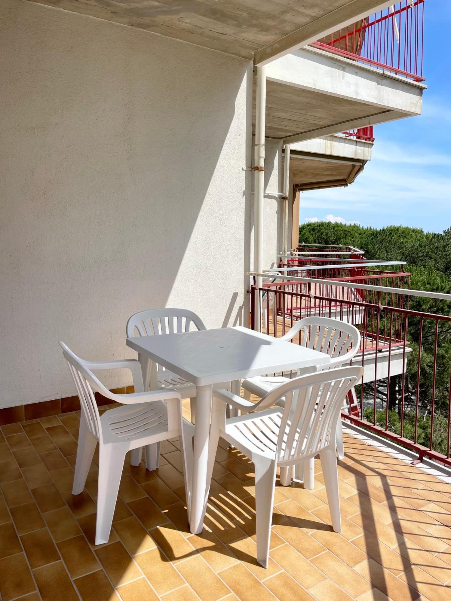 Residence Cristallo 4H Lignano Sabbiadoro Exterior photo
