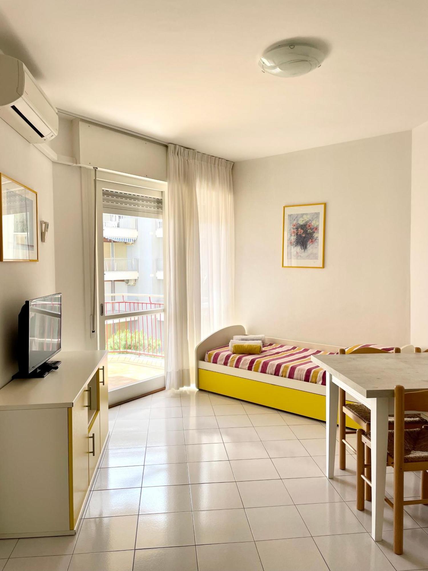 Residence Cristallo 4H Lignano Sabbiadoro Exterior photo